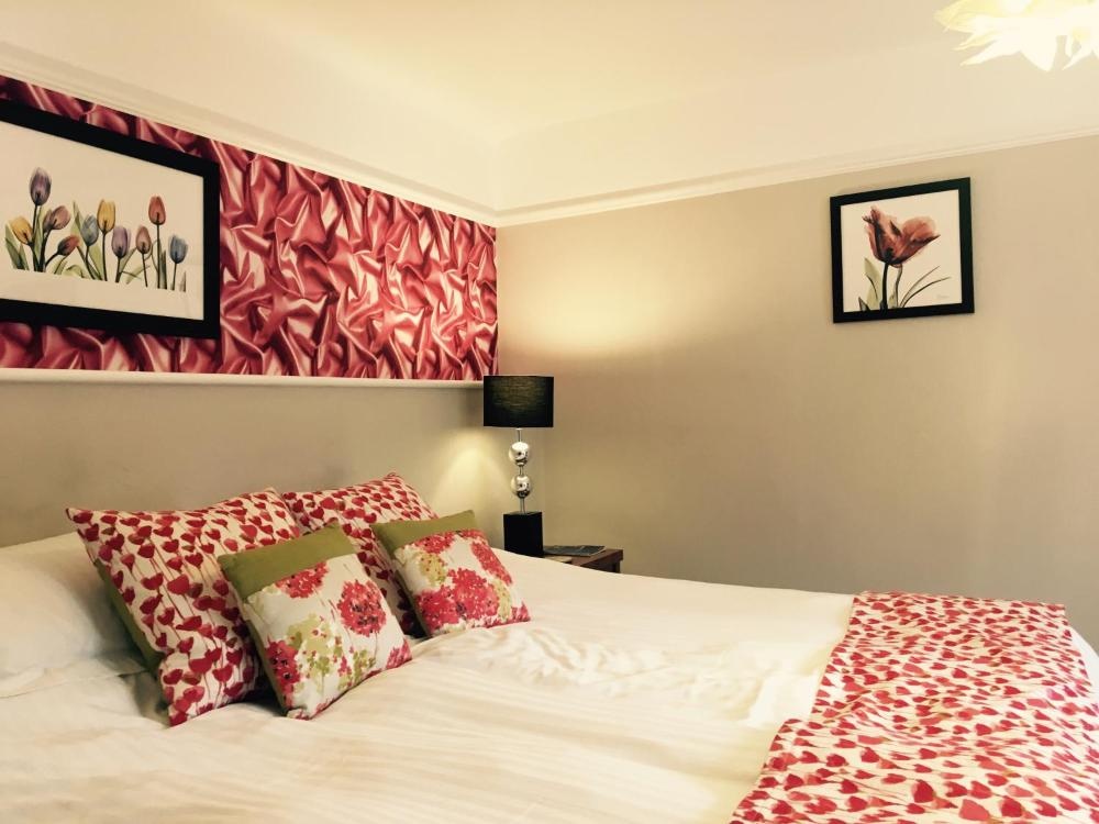 Room image 3